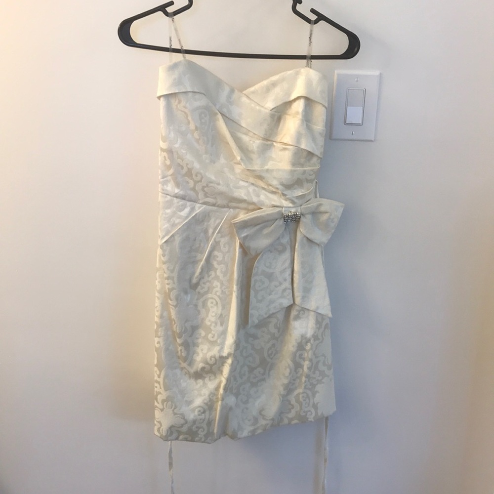 Cute strapless cream dress